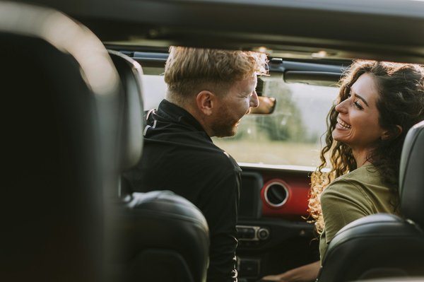 Quels sont les meilleurs itinéraires pour un road trip à travers l'Outback australien : conseils et préparations ?